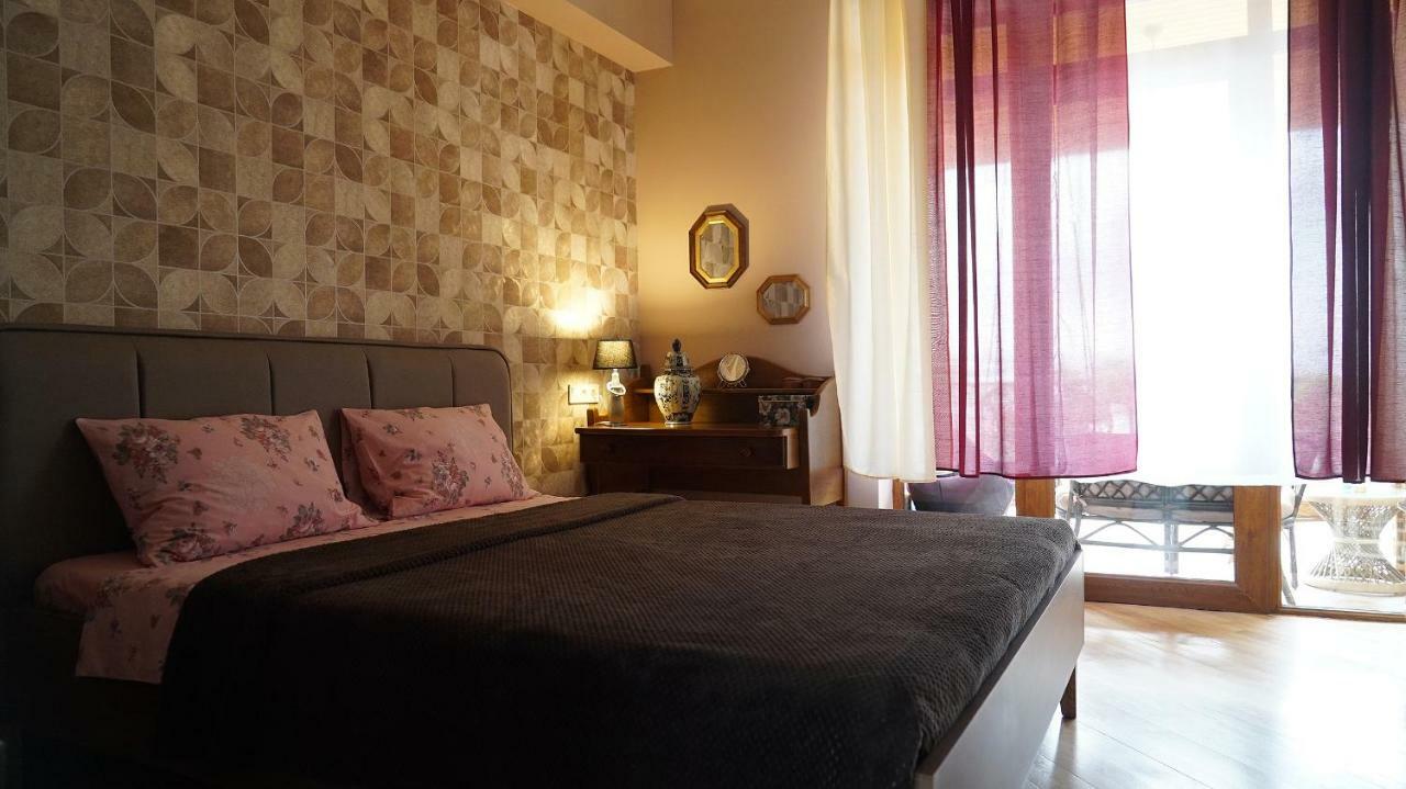 160 Degrees Apartment